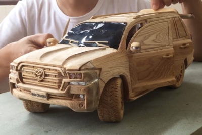 This 2020 Toyota Land Cruiser Wood Carving is Insane