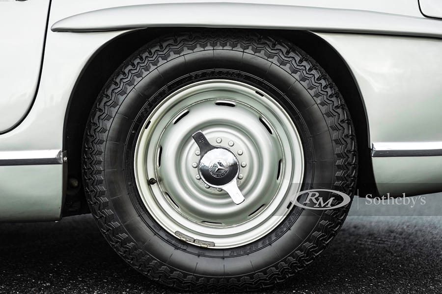 Mercedes Benz 3000 SL Roadster for auction wheel