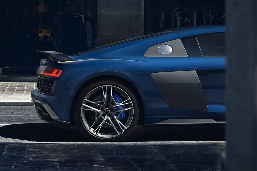Audi R8 Coupe 1