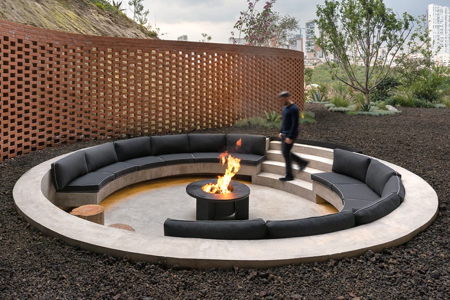 Canto House Studio 91 outside lounge area